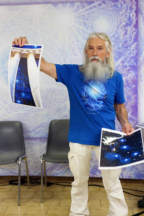 En conférence : lartiste présentant son travail - ÉVÈNEMENT RENCONTRES RECONNEXION - UNITÉ Nouvelle Terre   Saint-Jean-de-Buèges (34) - Hérault   du 9 au 11 mai 2024